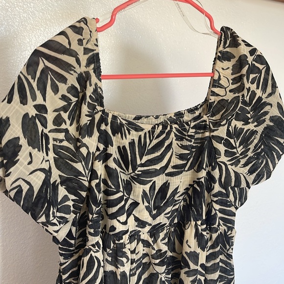 Fall short sleeve lined dress perfect for summer to fall transition - Picture 4 of 8